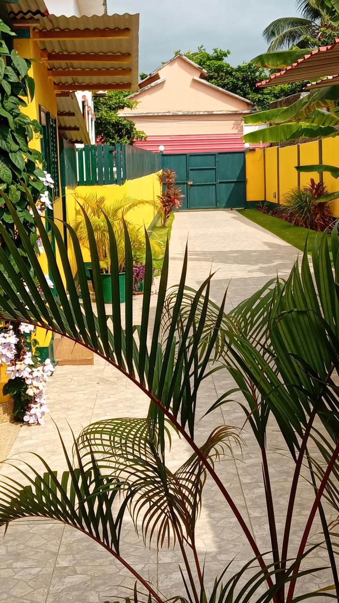 Residencialdes Bed & Breakfast Sao Tome Luaran gambar