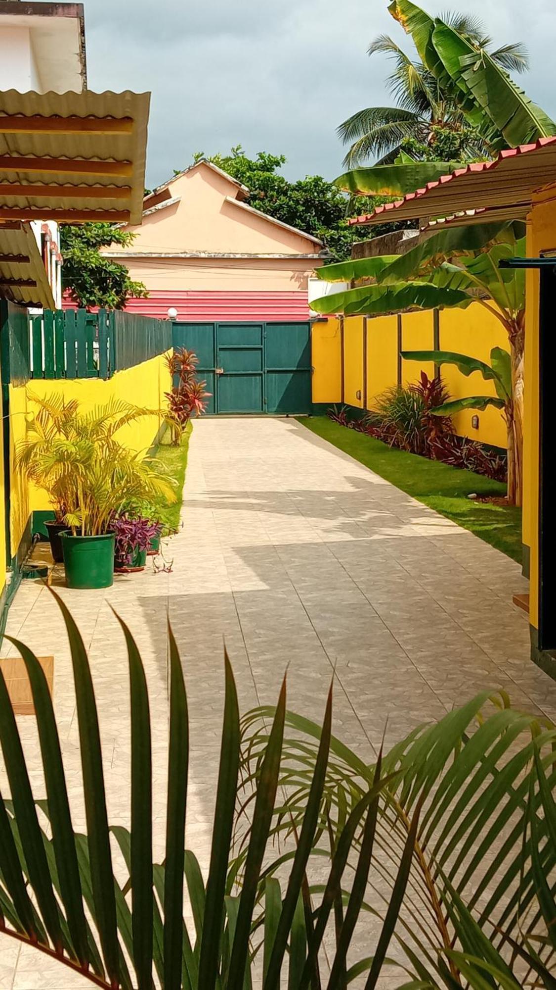 Residencialdes Bed & Breakfast Sao Tome Luaran gambar